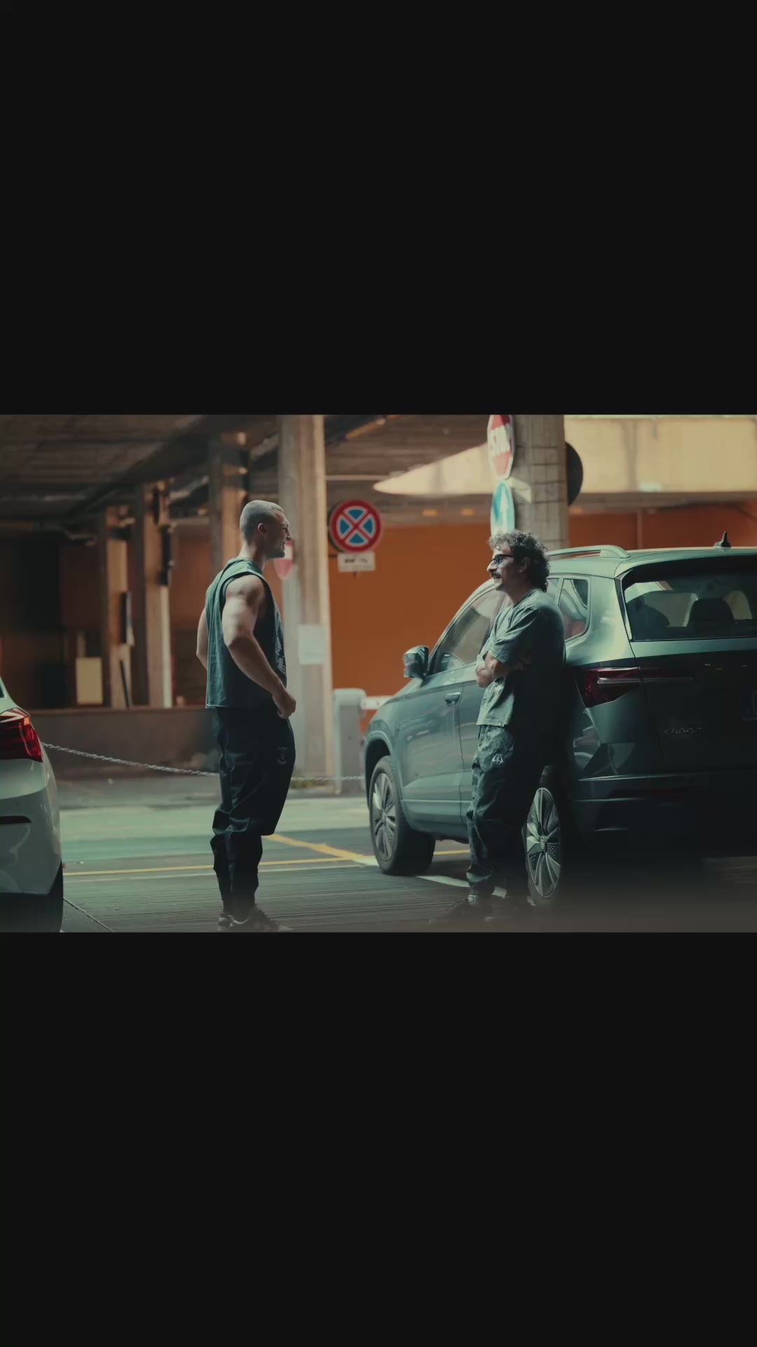 Carica il video: 